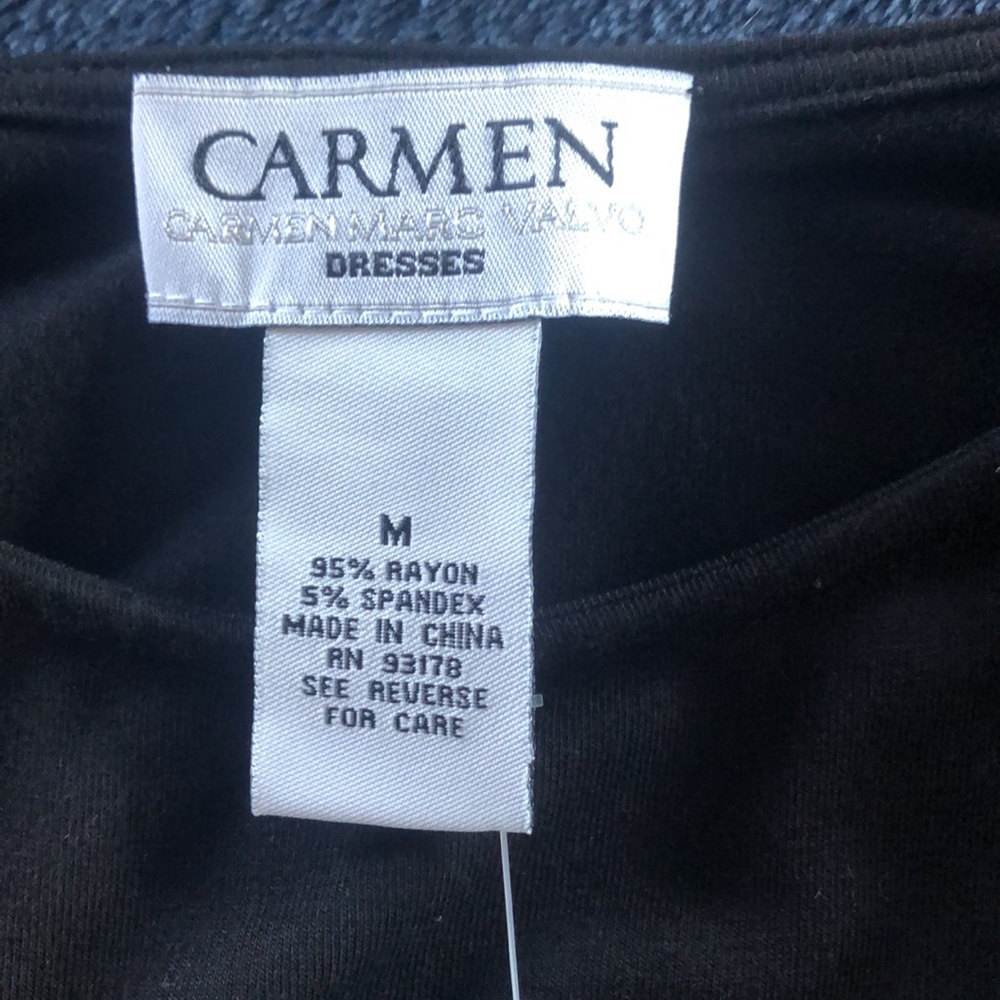 Carmen Marc Valvo Dress Runs more like a LARGE stretchy material - Picture 5 of 6